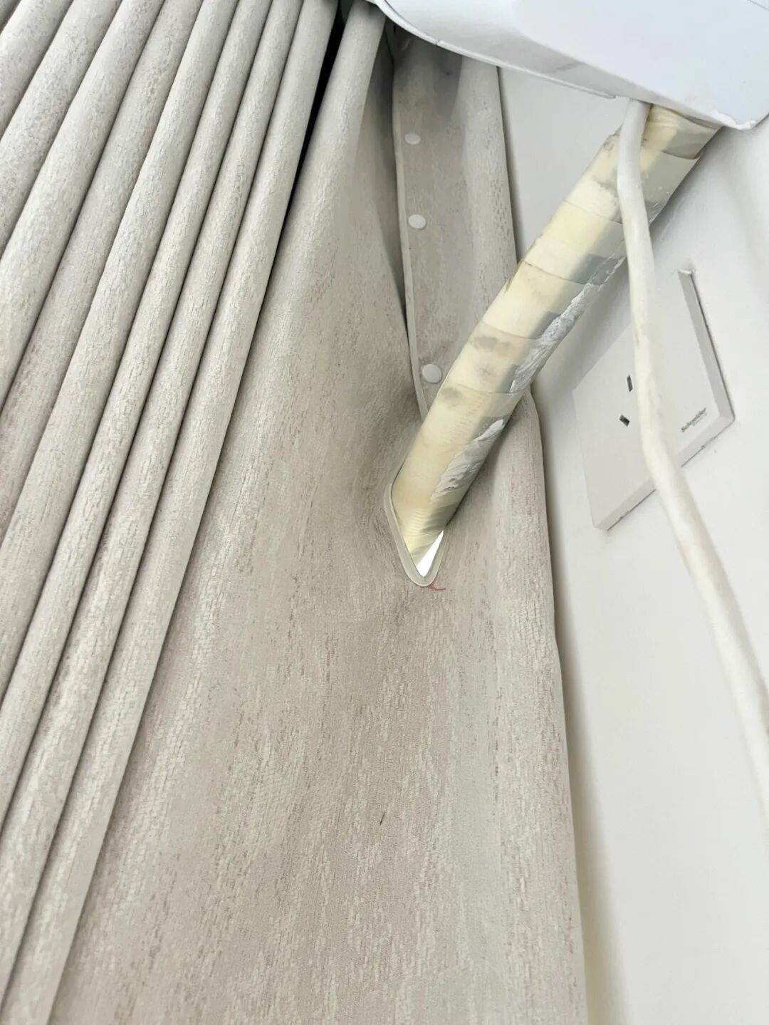 空调管子太丑怎么办？看了网友家的做法后，发现全是绝妙点子__空调管子太丑怎么办？看了网友家的做法后，发现全是绝妙点子