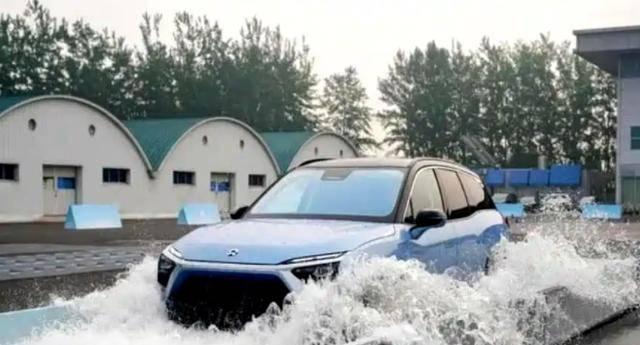 三十二年驾龄老司机：从油车到电车，我的出行观念变了-有驾