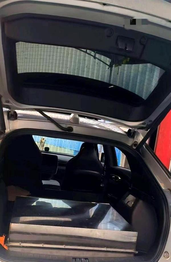 嫌命太硬？车主后备箱加75度电池，续航破千，还说家人无异议-有驾