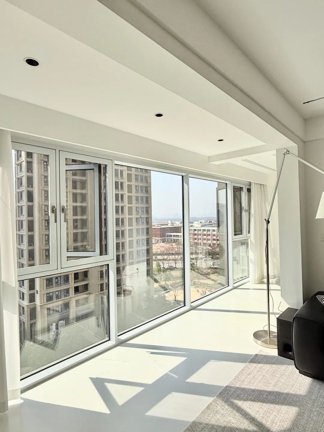 窗户退出__推出去的窗户