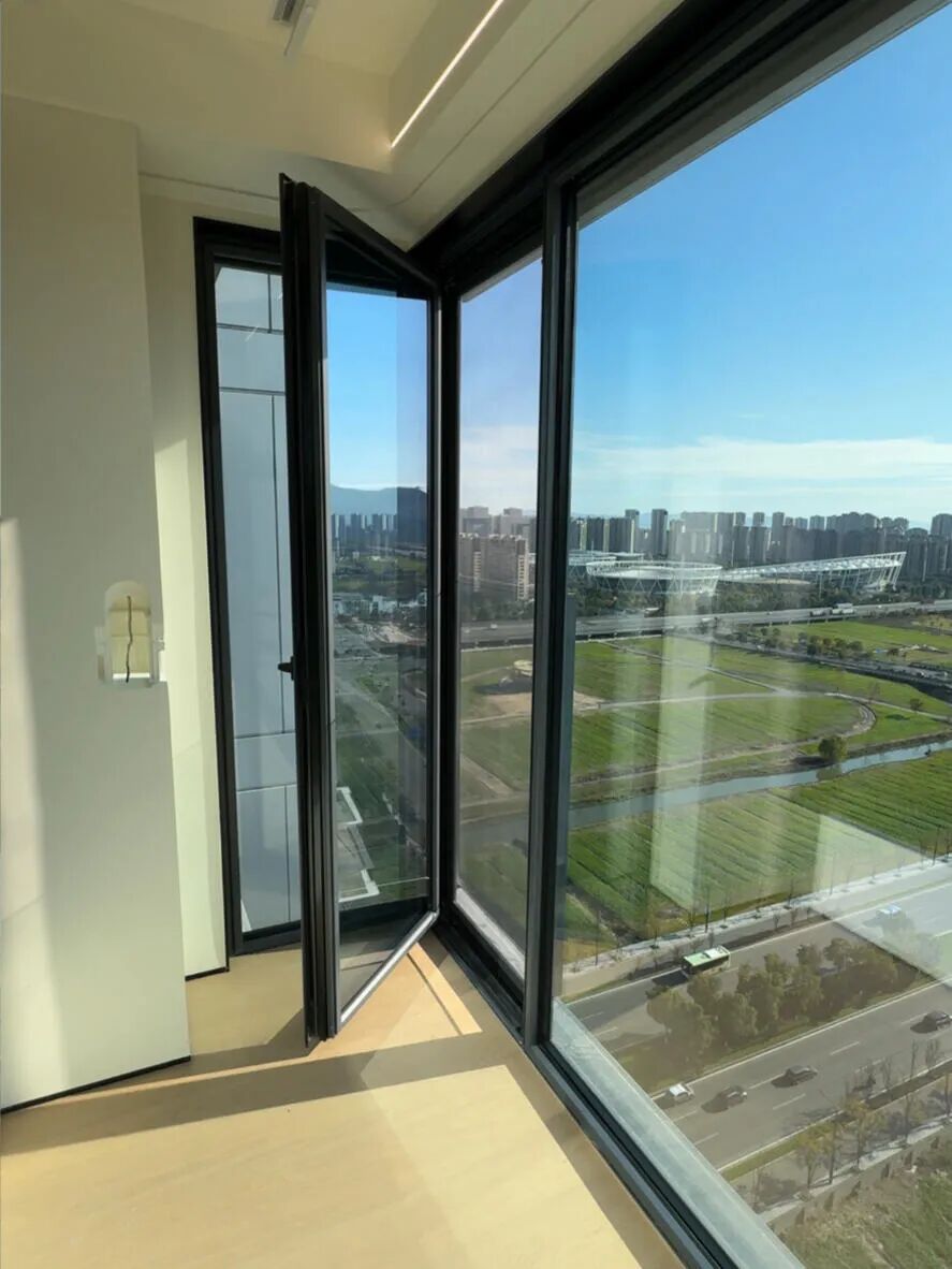 窗户退出_推出去的窗户_