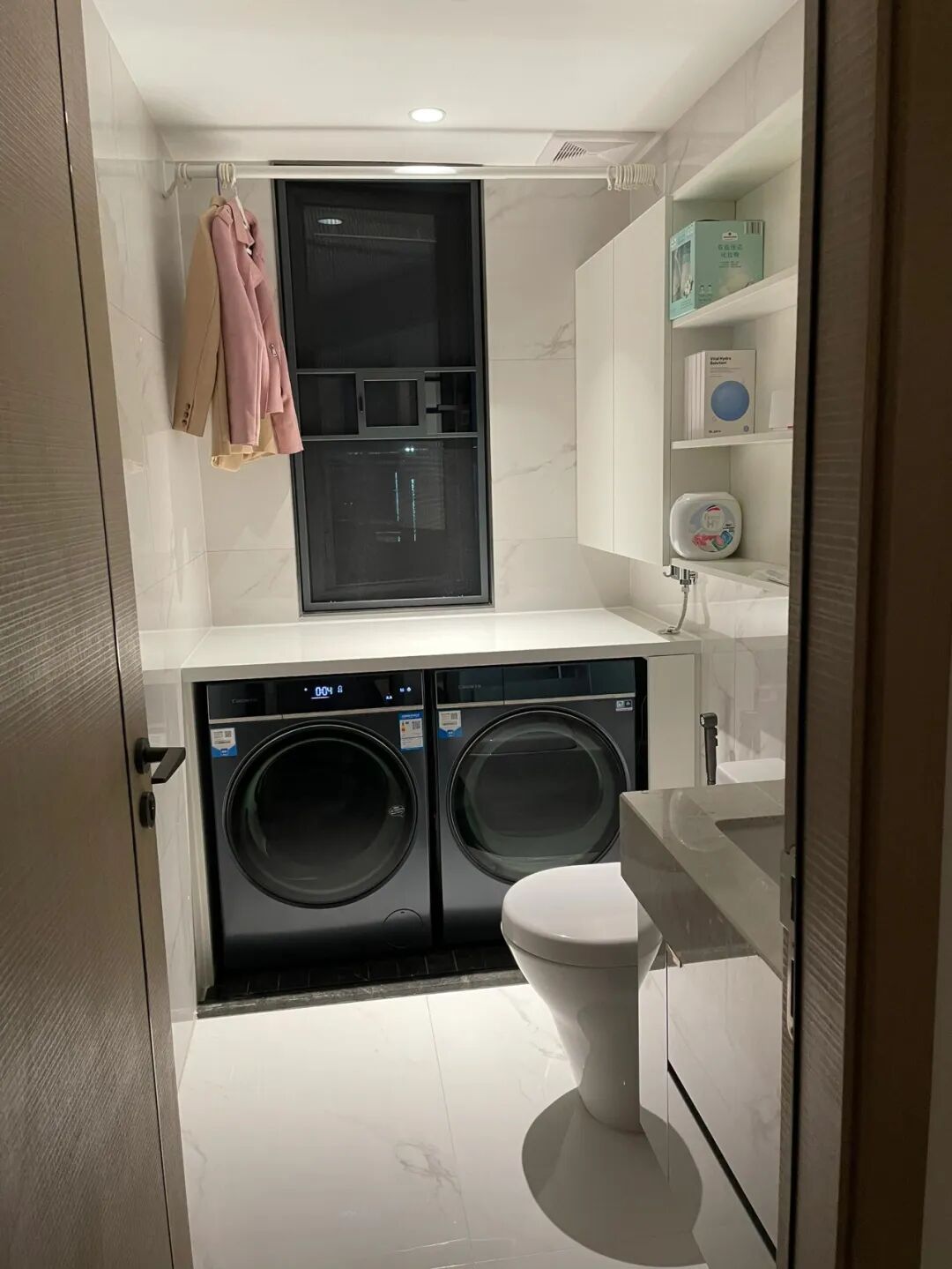 _主卫衣帽间“正退出”中国家庭？看看年轻人的设计，那叫一个高级_主卫衣帽间“正退出”中国家庭？看看年轻人的设计，那叫一个高级