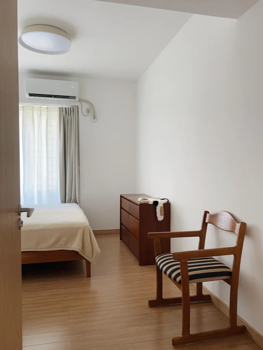 _卧室怎么住_卧室日常