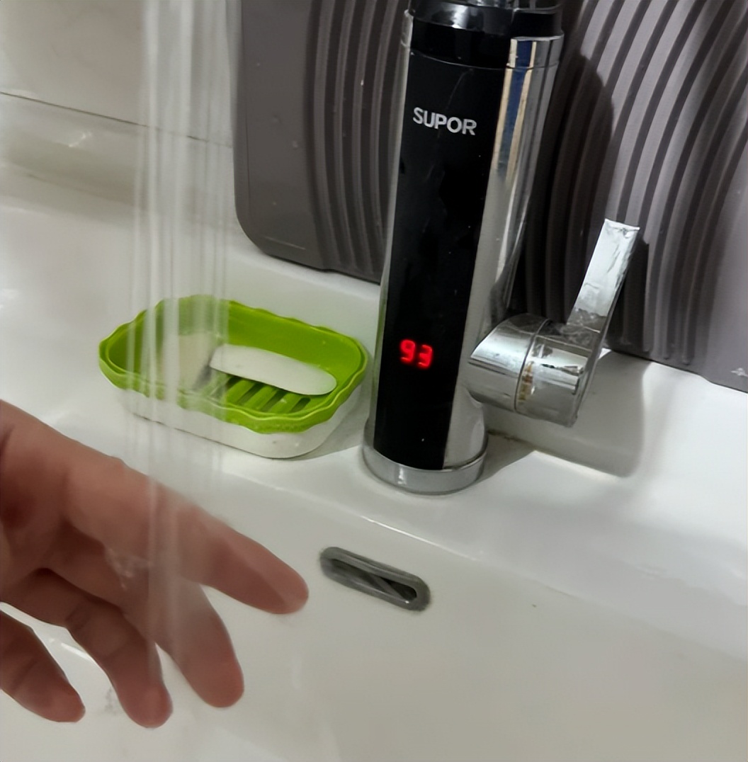 _快速电热热水龙头_电热龙头能洗澡吗