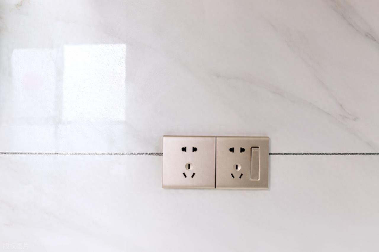 _轨道插座的轨道安装有图吗_轨道插座的原理