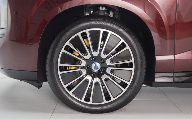 30万级大六座SUV对决！腾势N8L能否撼动理想和问界的市场-有驾