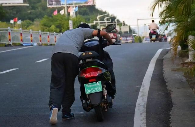 电动车“随用随充”和“没电再充”，到底哪个方式更科学？很多人都做错了-有驾