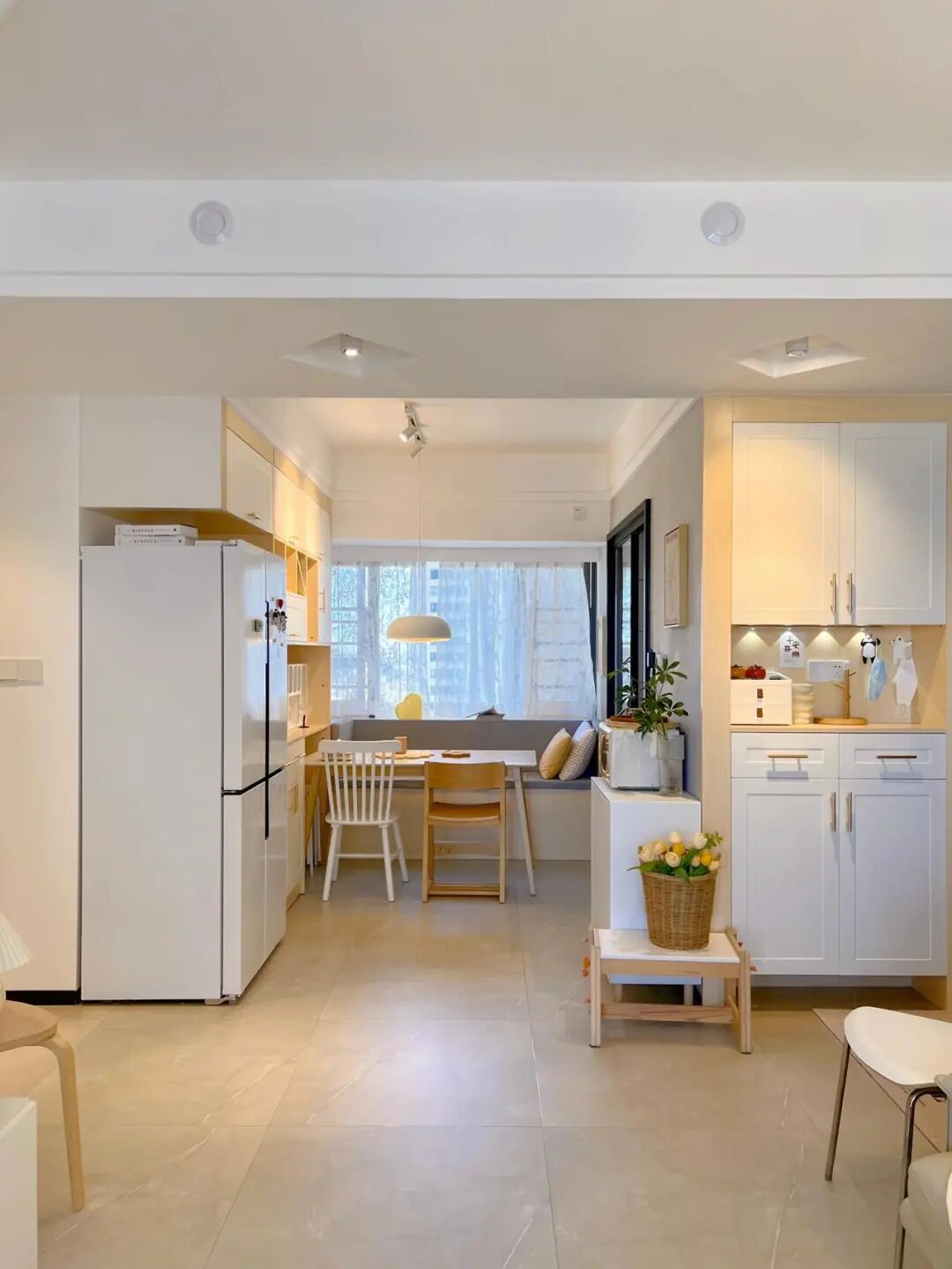 果然还是年轻人“鬼点子”多!飘窗换个思路设计,实用性直接翻倍_果然还是年轻人“鬼点子”多!飘窗换个思路设计,实用性直接翻倍_