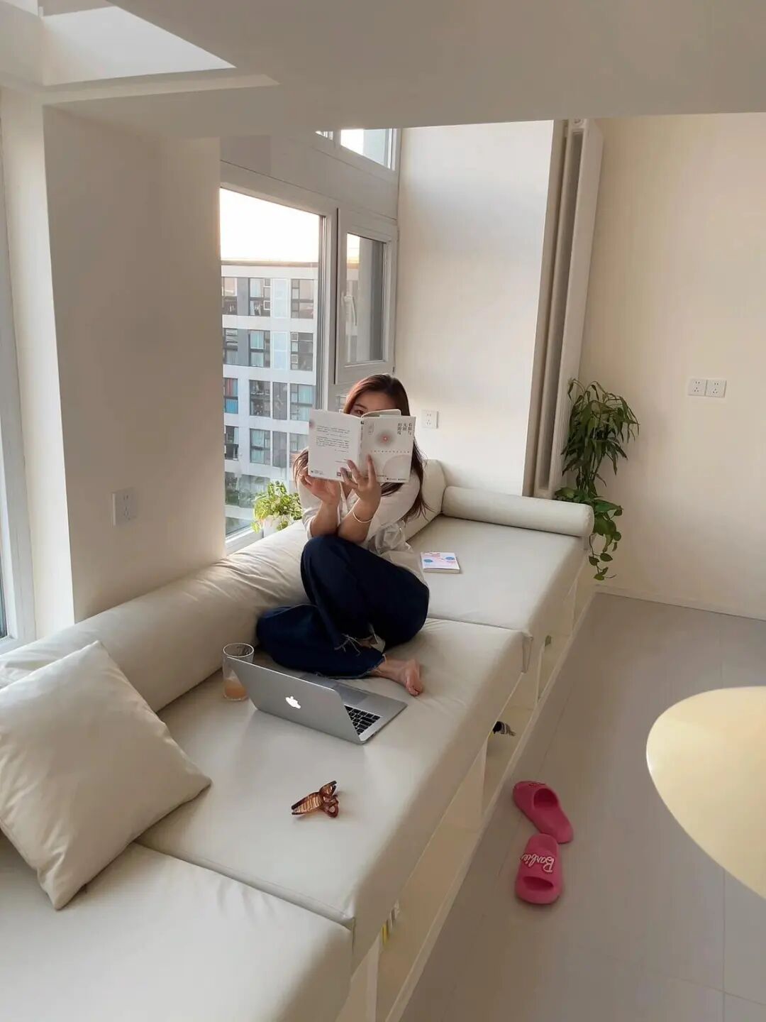 果然还是年轻人“鬼点子”多!飘窗换个思路设计,实用性直接翻倍_果然还是年轻人“鬼点子”多!飘窗换个思路设计,实用性直接翻倍_