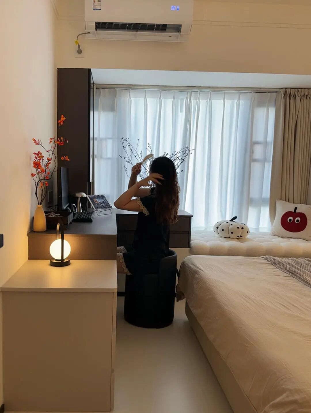 _果然还是年轻人“鬼点子”多!飘窗换个思路设计,实用性直接翻倍_果然还是年轻人“鬼点子”多!飘窗换个思路设计,实用性直接翻倍