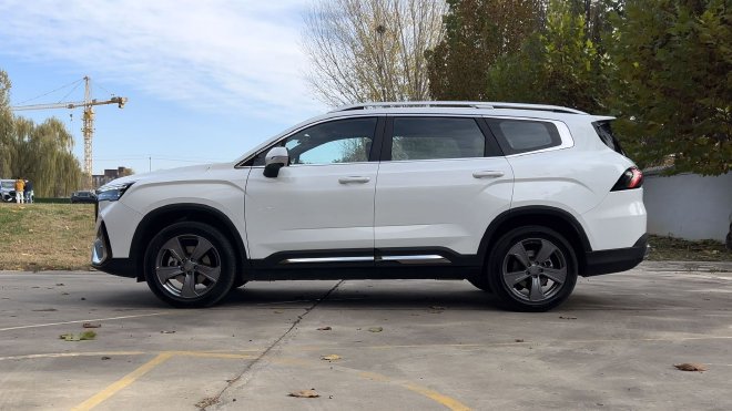 上市限时价8.99-11.99万元 吉利第三代豪越L正式上市