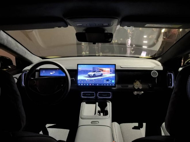 售价9.78-12.18万元 零跑Lafa5正式上市