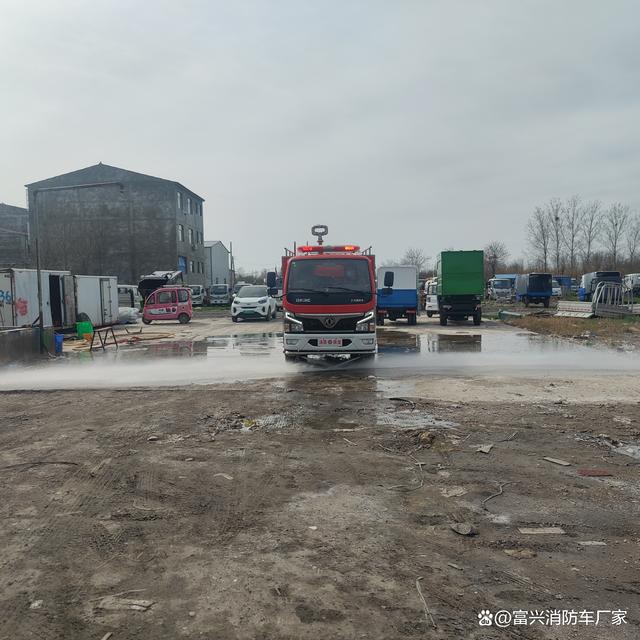 上海燃油双排消防车选购指南5个关键维度助你选对车型-有驾