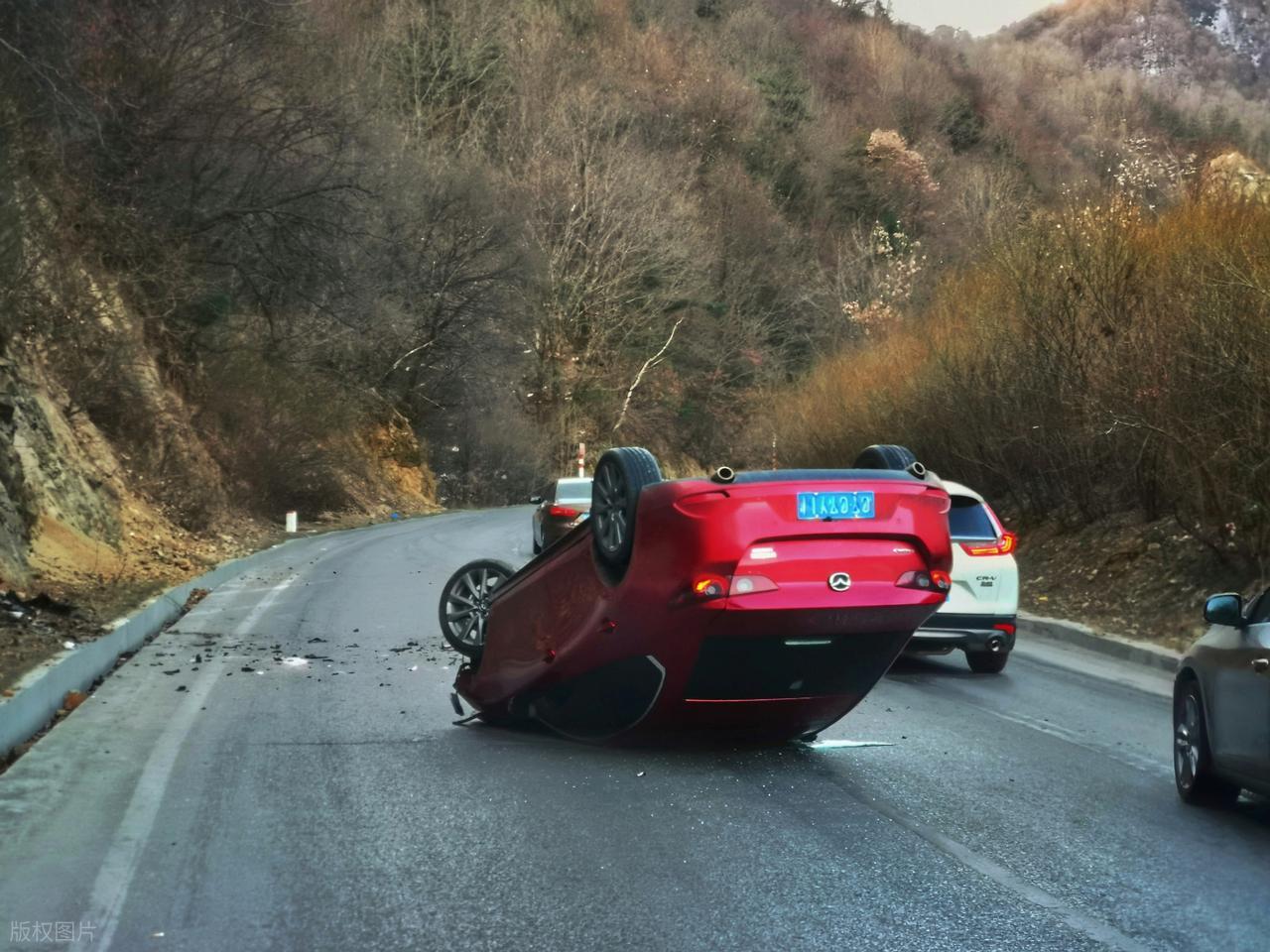 _到底是SUV安全,还是轿车安全呢?老司机一次告诉你:答案很明确_到底是SUV安全,还是轿车安全呢?老司机一次告诉你:答案很明确