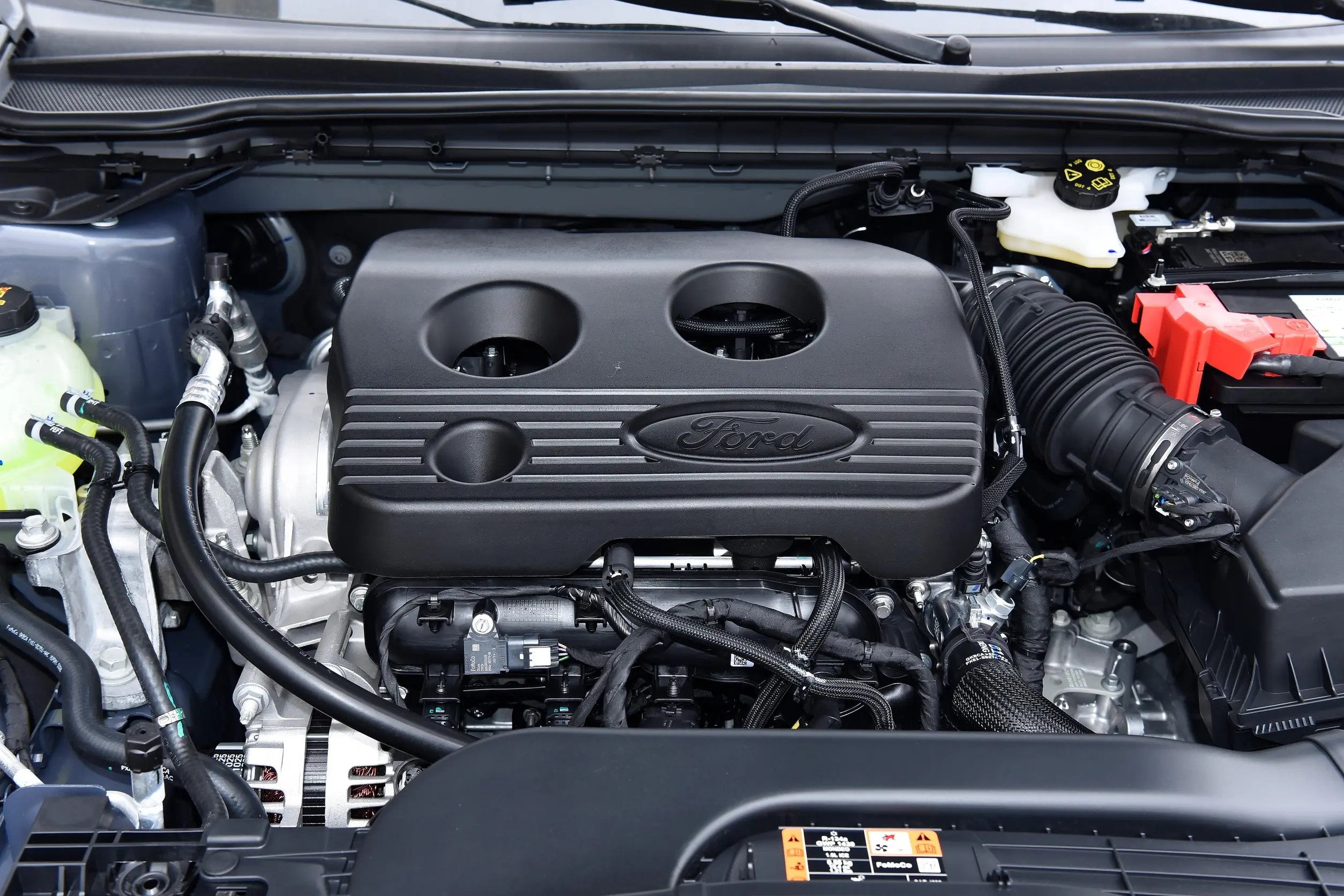 福特金牛座对比迈腾_天津那迈腾子椅子_