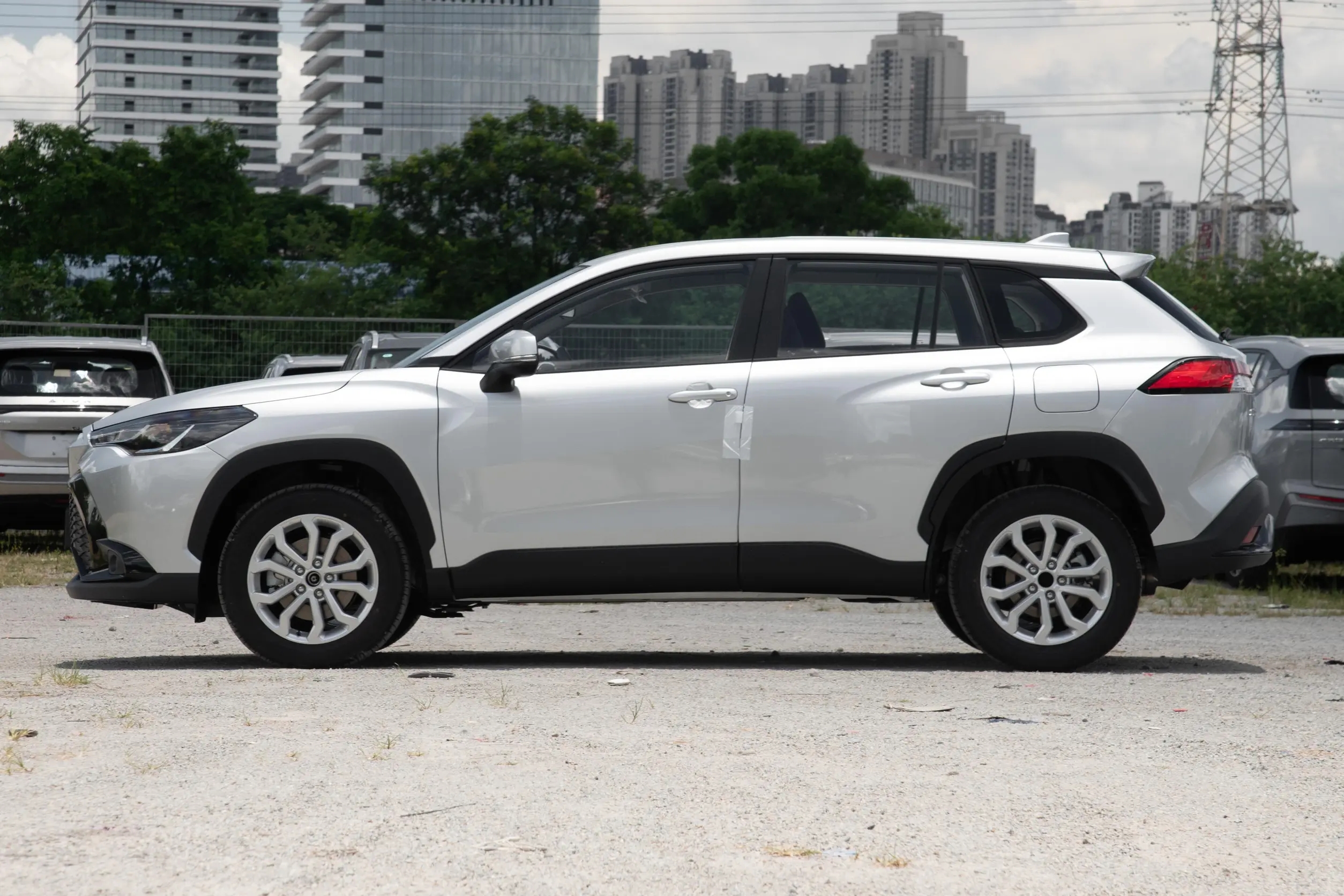 丰田纯电比亚迪_丰田油耗低的车型_