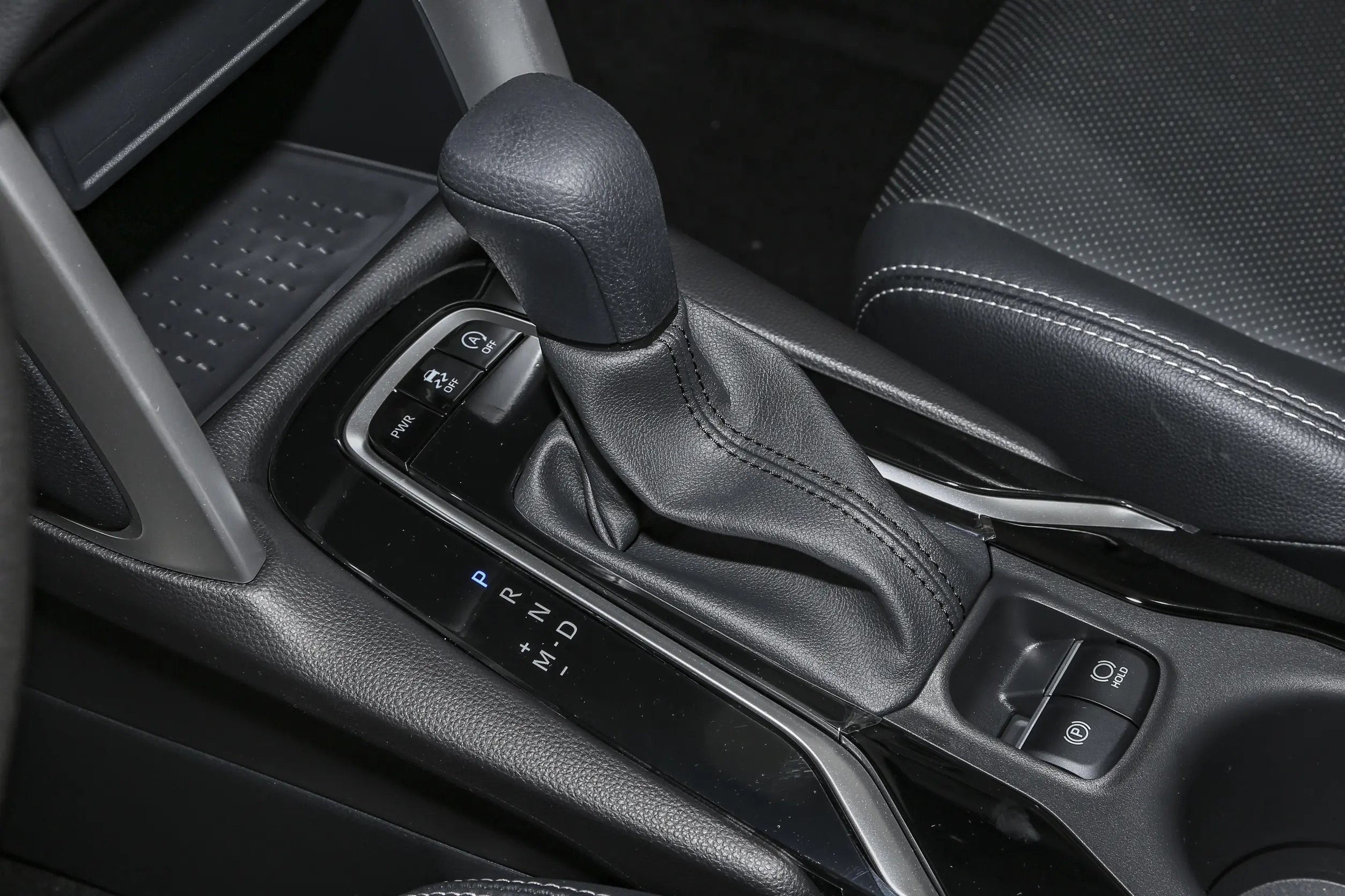 _丰田油耗低的车型_丰田纯电比亚迪