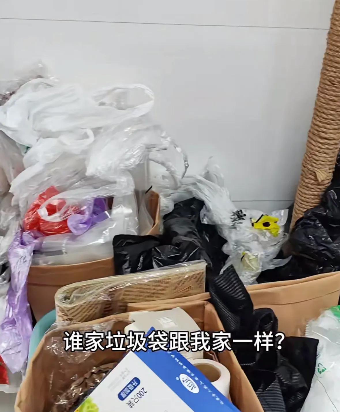 _被网友的“收纳智慧”折服了！不花啥钱，厨房就能井井有条！_被网友的“收纳智慧”折服了！不花啥钱，厨房就能井井有条！