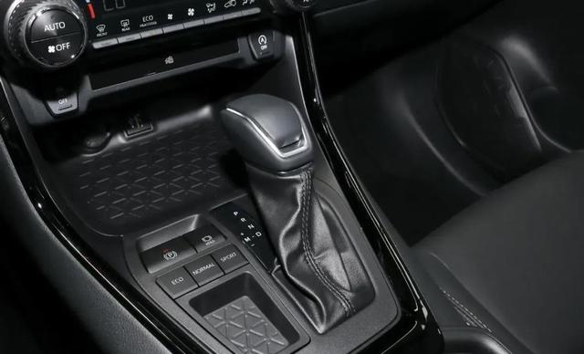 10.28万VS12.98万!26款比24款便宜2.7万,锋兰达与威兰达咋选-有驾