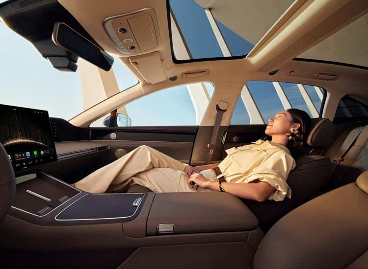 鸿蒙智行享界12月交付目标破万，年度直播解码中国豪华新范式__鸿蒙智行享界12月交付目标破万，年度直播解码中国豪华新范式