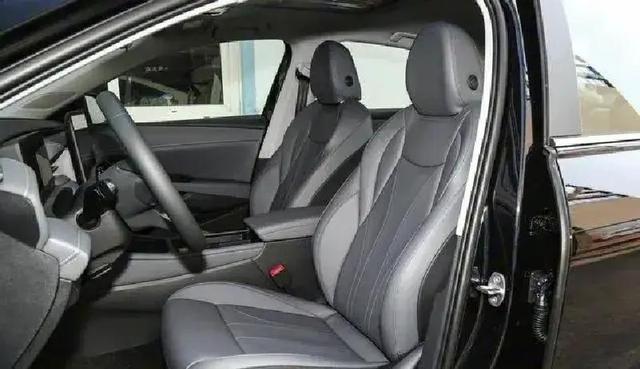 大众朗逸Pro降价升级求生存，为何还是比不过比亚迪秦PLUS？-有驾