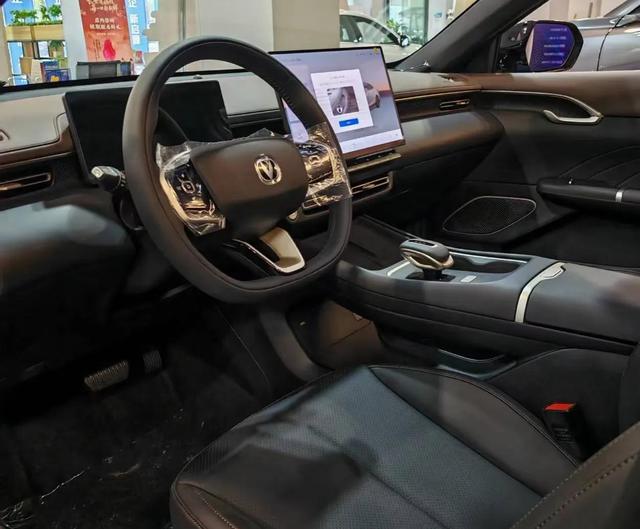 试驾长安逸动四代7天:颜值无敌,缺点明显!-有驾