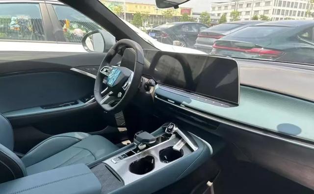 名爵MG7运动豪车排面足!值买理由揭秘-有驾