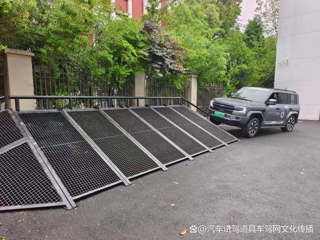 汽车越野器械个性化就近出租-有驾