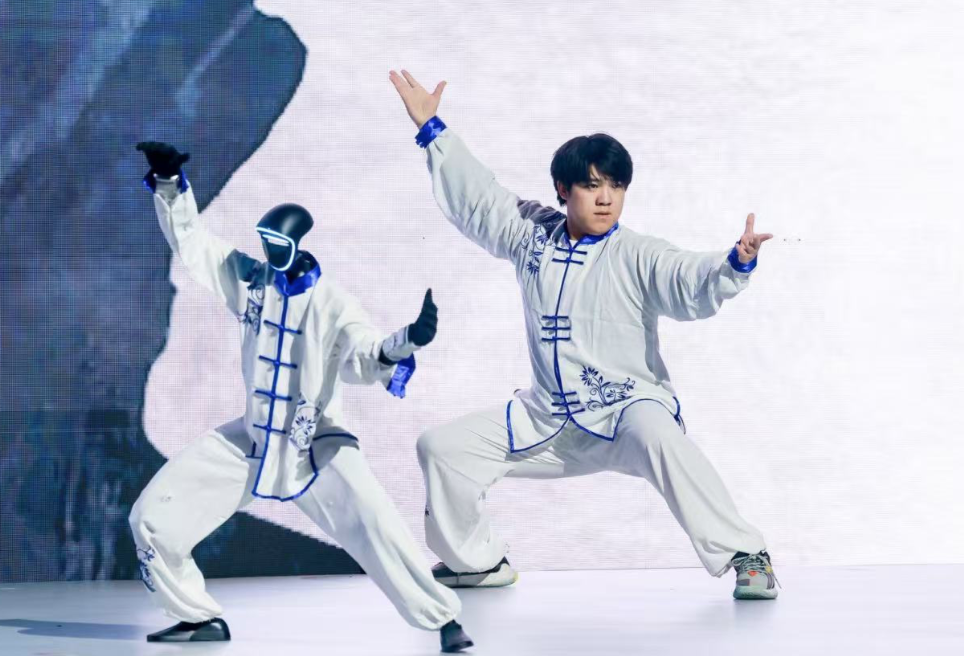 雪炫zico分手后同台__钟南山袁隆平罕见同台